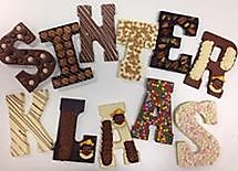 ambachtelijke chocoladeletters - Chocovin Bonbons & Chocolade
